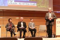 Peter Hruschka mit seinen Podiumsteilnehmern